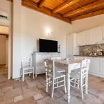 בית נופש Mattia House *